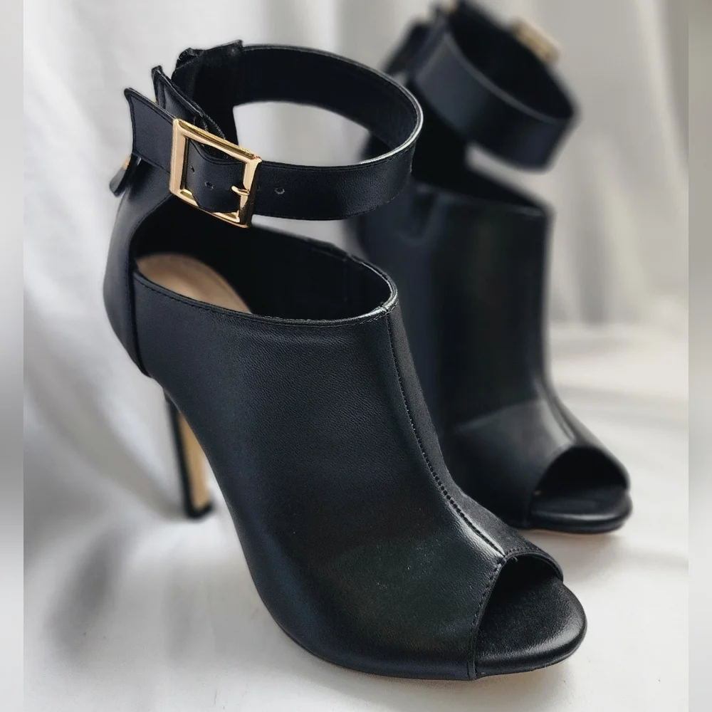 Elegant Black Peep-Toe Heels - Picture 2 of 4